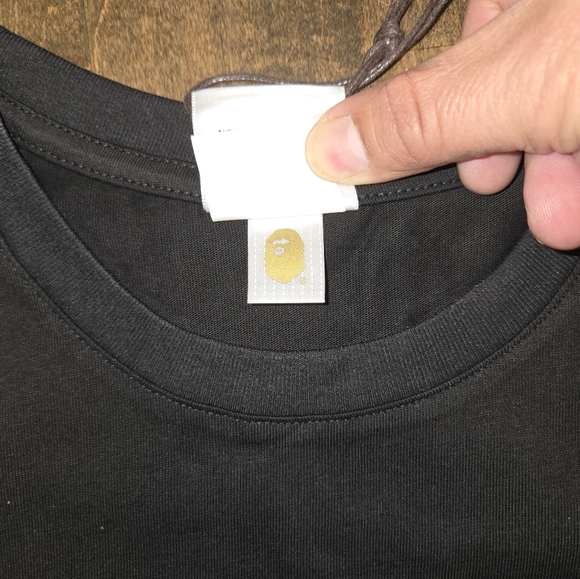 The BAPE Sand Camo Big Ape Head T-shirt in Black Navy is a stylish and versatile - Picture 4 of 4